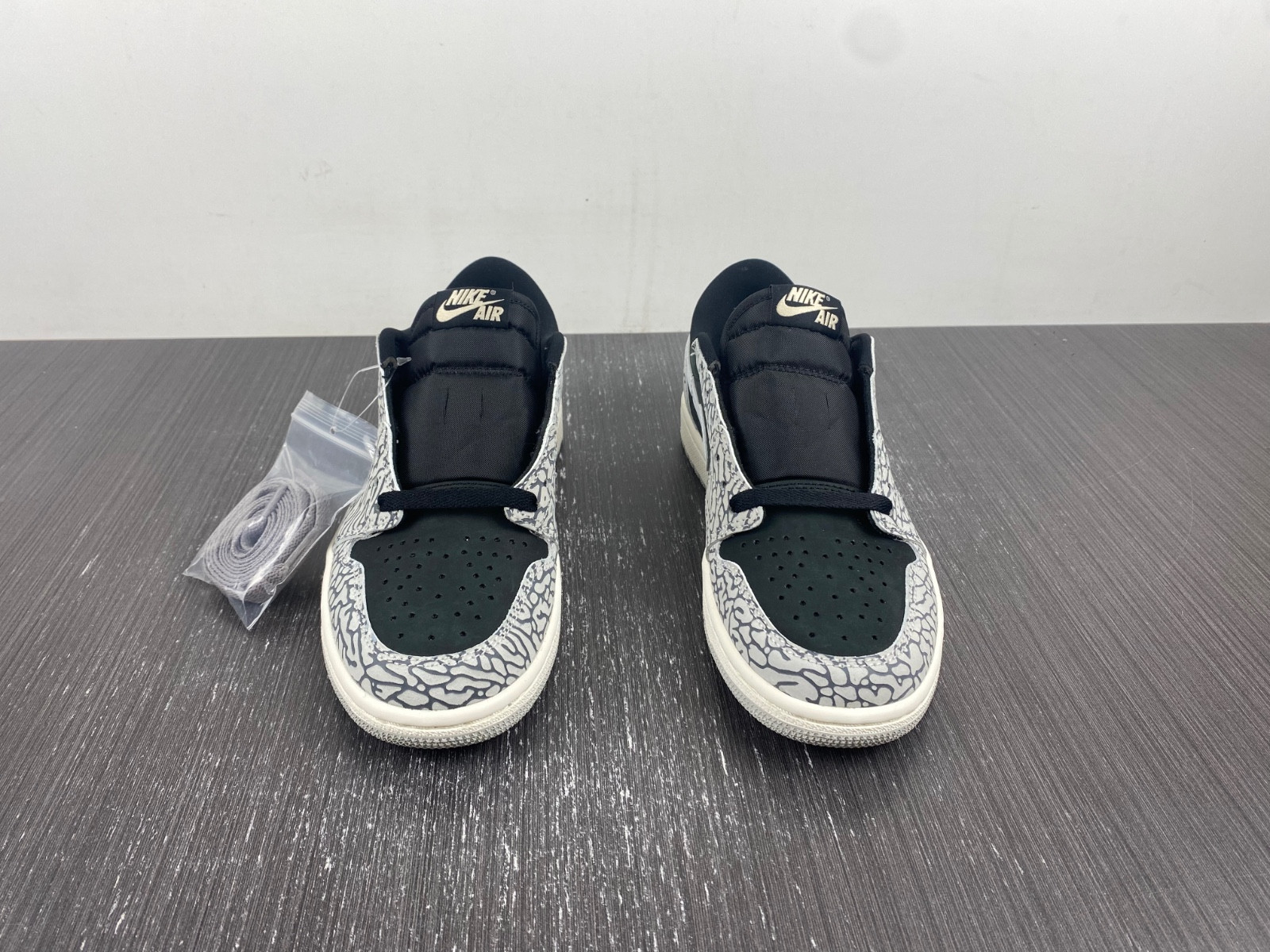 Air Jordan 1 Low OG “Black Cement” CZ0790-001