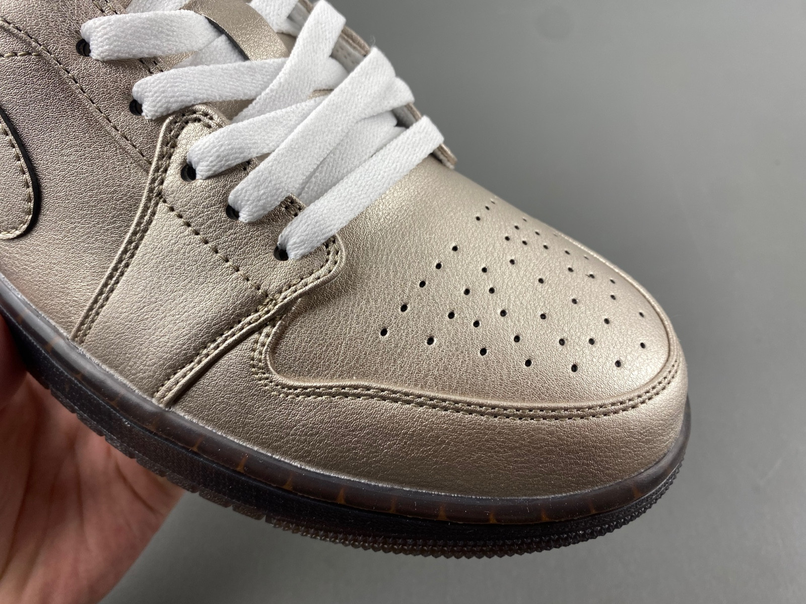 Air Jordan 1 Low SE “Metallic Zinc” (W) HQ3529-099