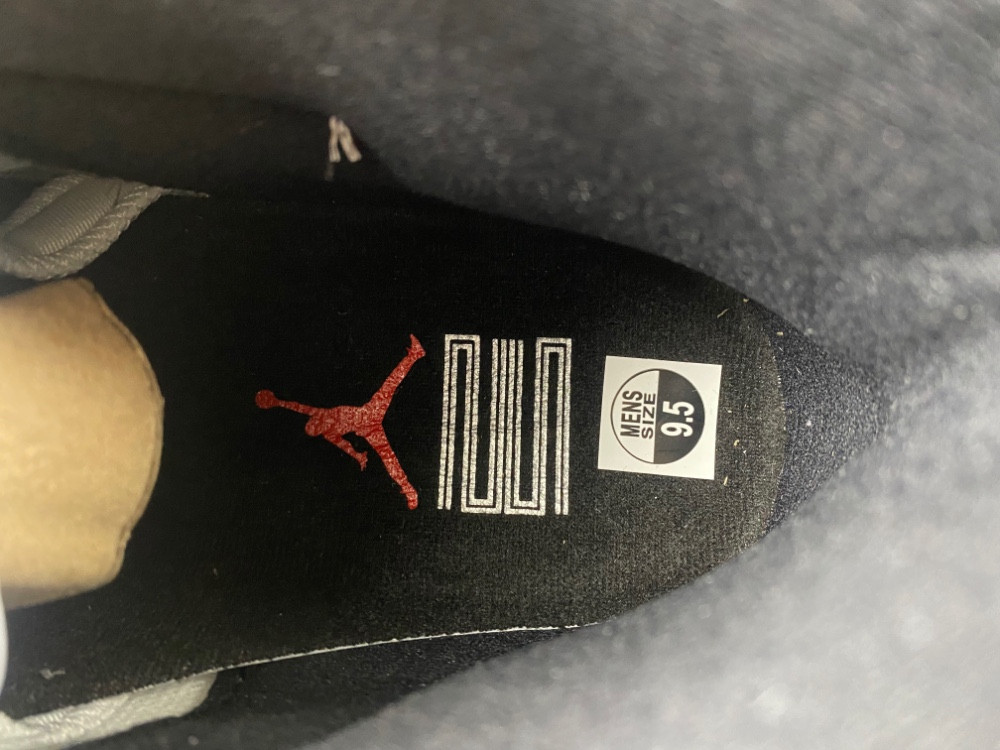 Air Jordan 11 LH0296-400