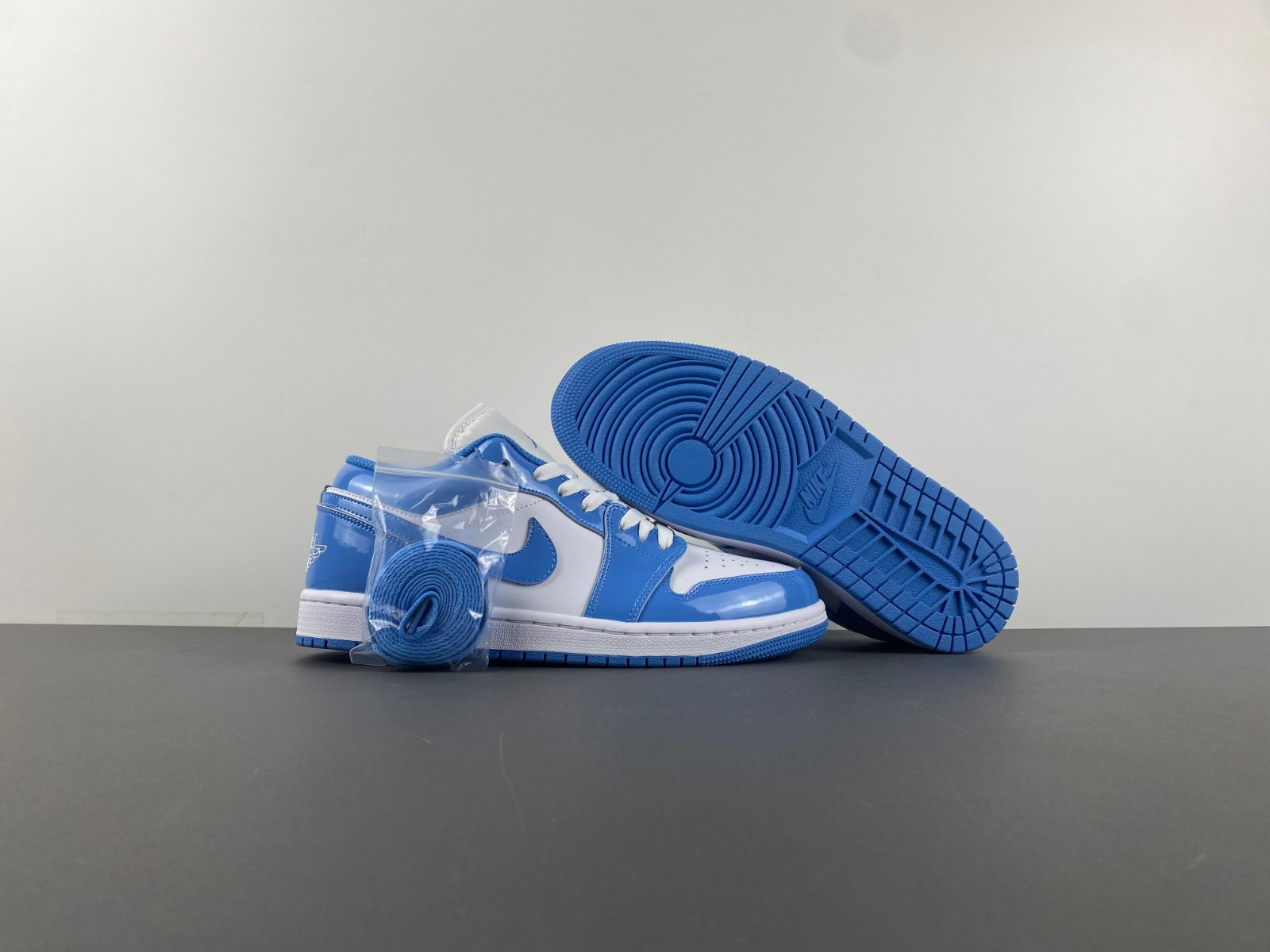 Air Jordan 1 Low “Legend Blue” FZ2138-114