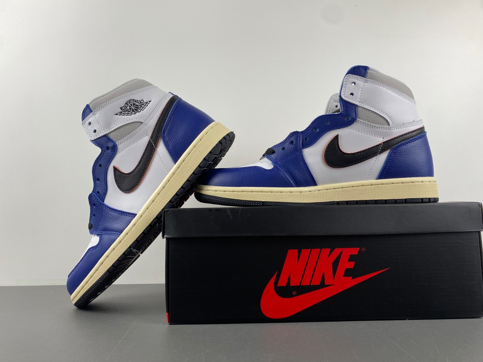 Air Jordan 1 High OG Rare Air “Deep Royal Blue” DZ5485-100