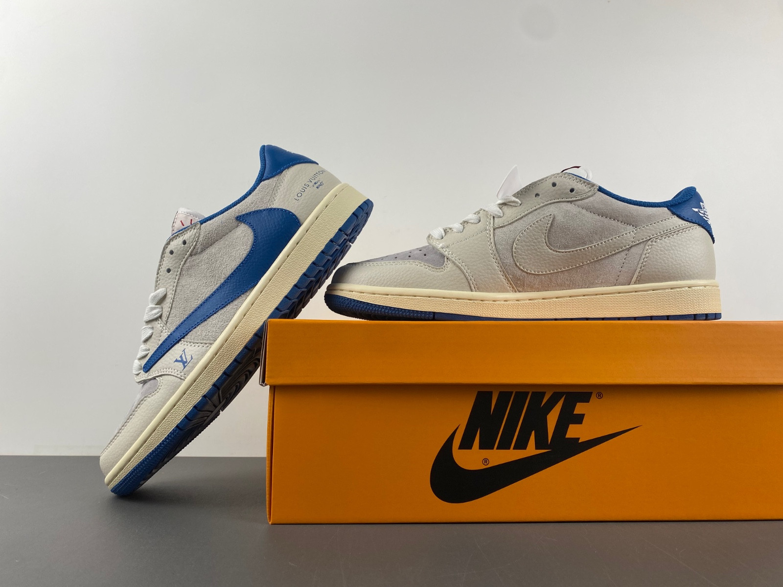 Travis Scott x Air Jordan 1 LX1988 -033