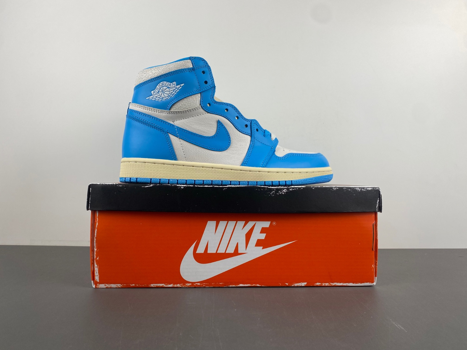 Air Jordan 1 High OG“UNC Reimagined” DZ5485-402