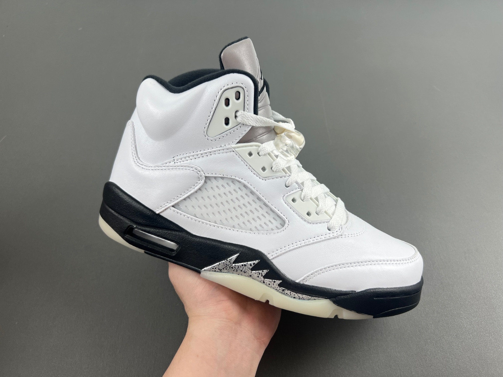 AIR JORDAN 5 RETRO DO0587-110