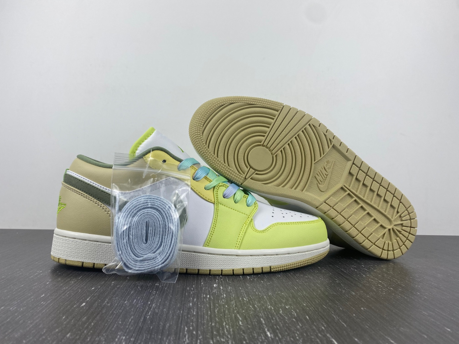 Jordan 1 Low Sail White Oil Green (W) FD9906-131