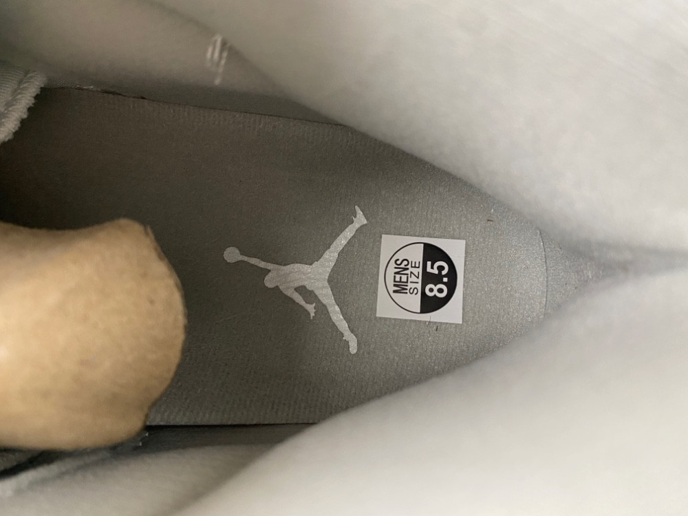 Air Jordan 11 AR0715-110