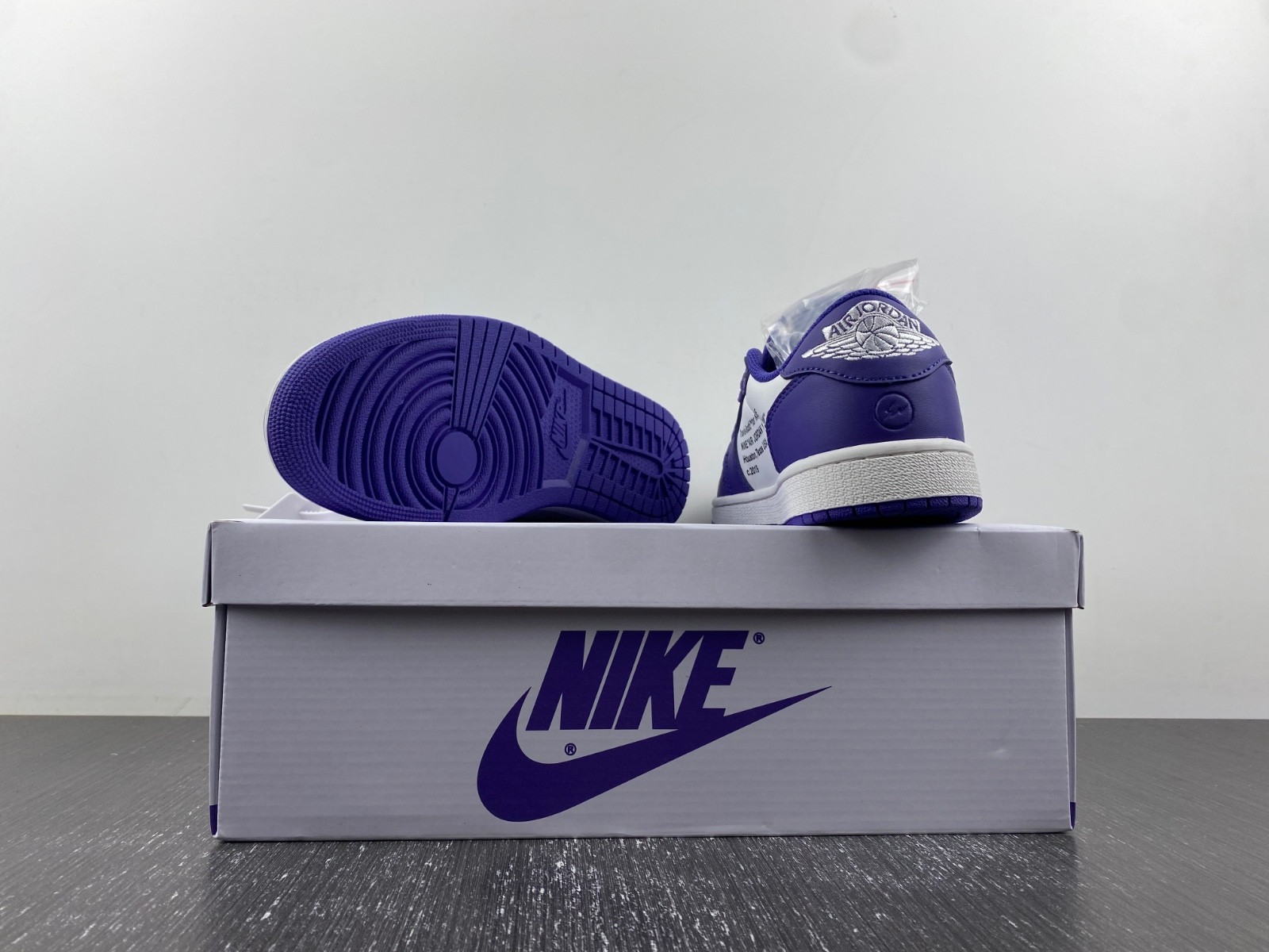 OFF-WHITE x Travis Scott x Air Jordan 1 DM7890-386