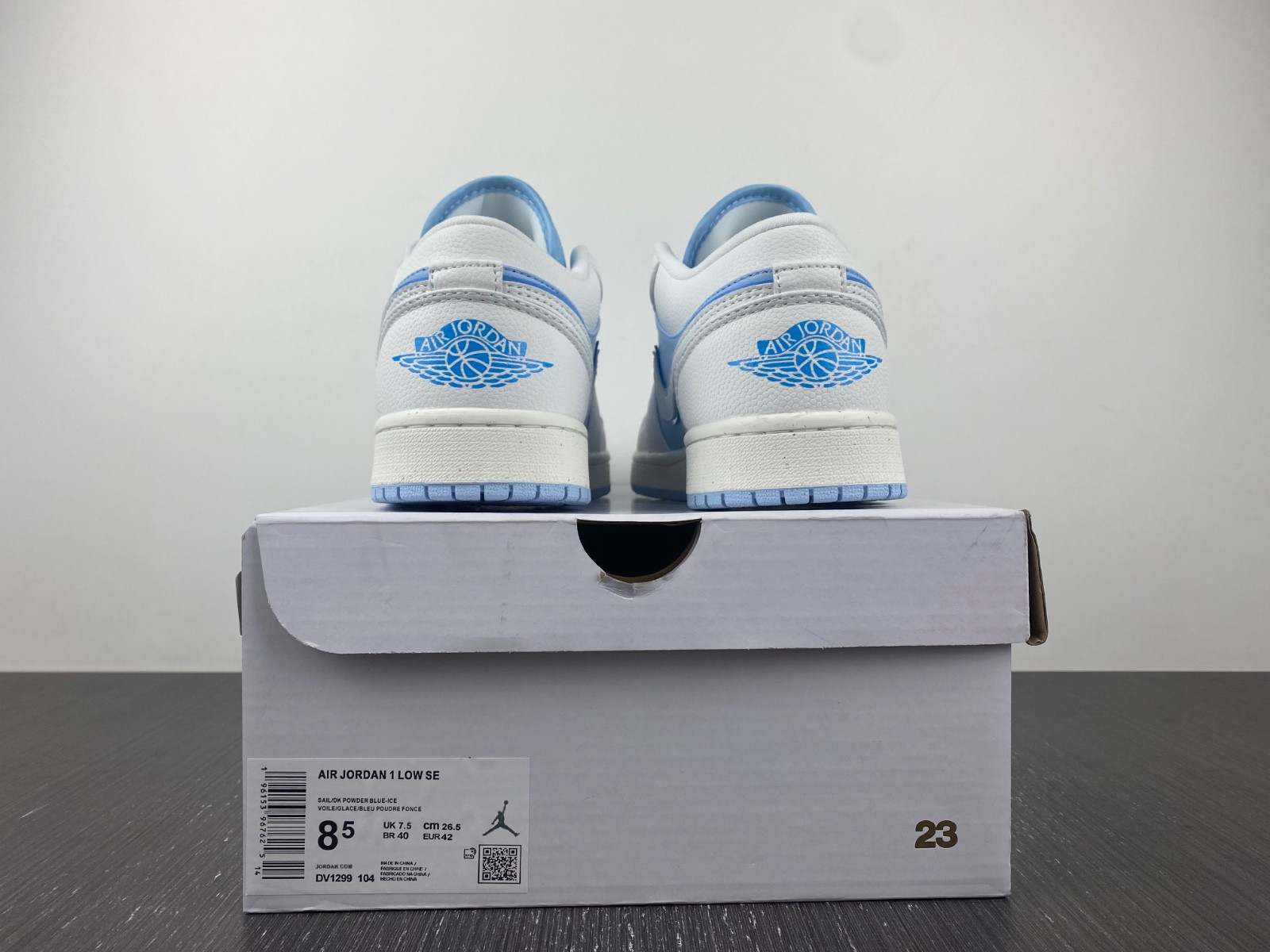 Jordan 1 Low SE Reverse Ice Blue (W) DV1299-104