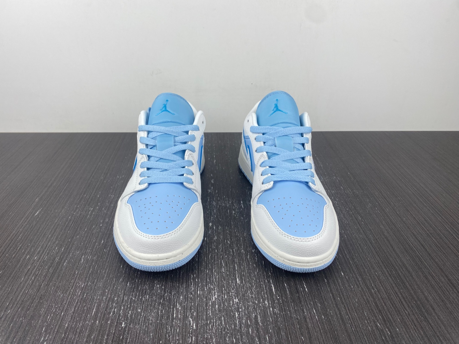 Jordan 1 Low SE Reverse Ice Blue (W) DV1299-104
