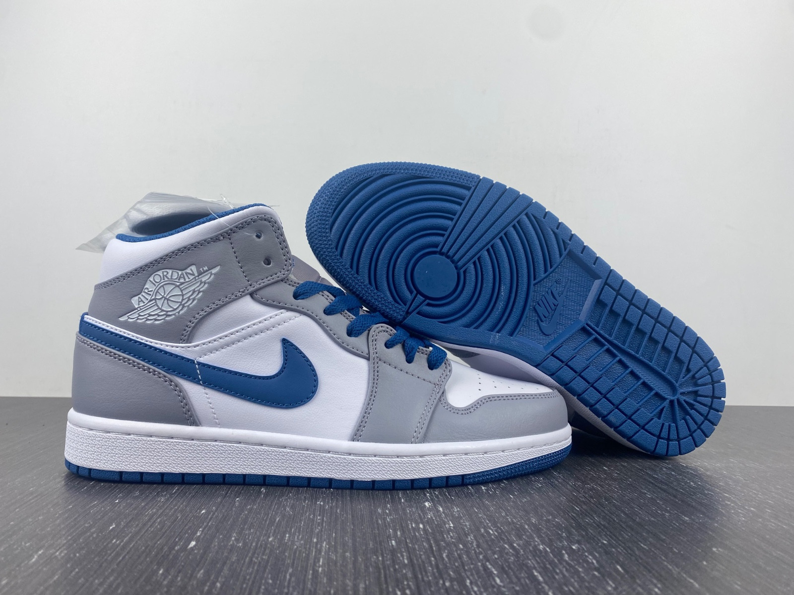 Jordan 1 Mid True Blue DQ8426-014