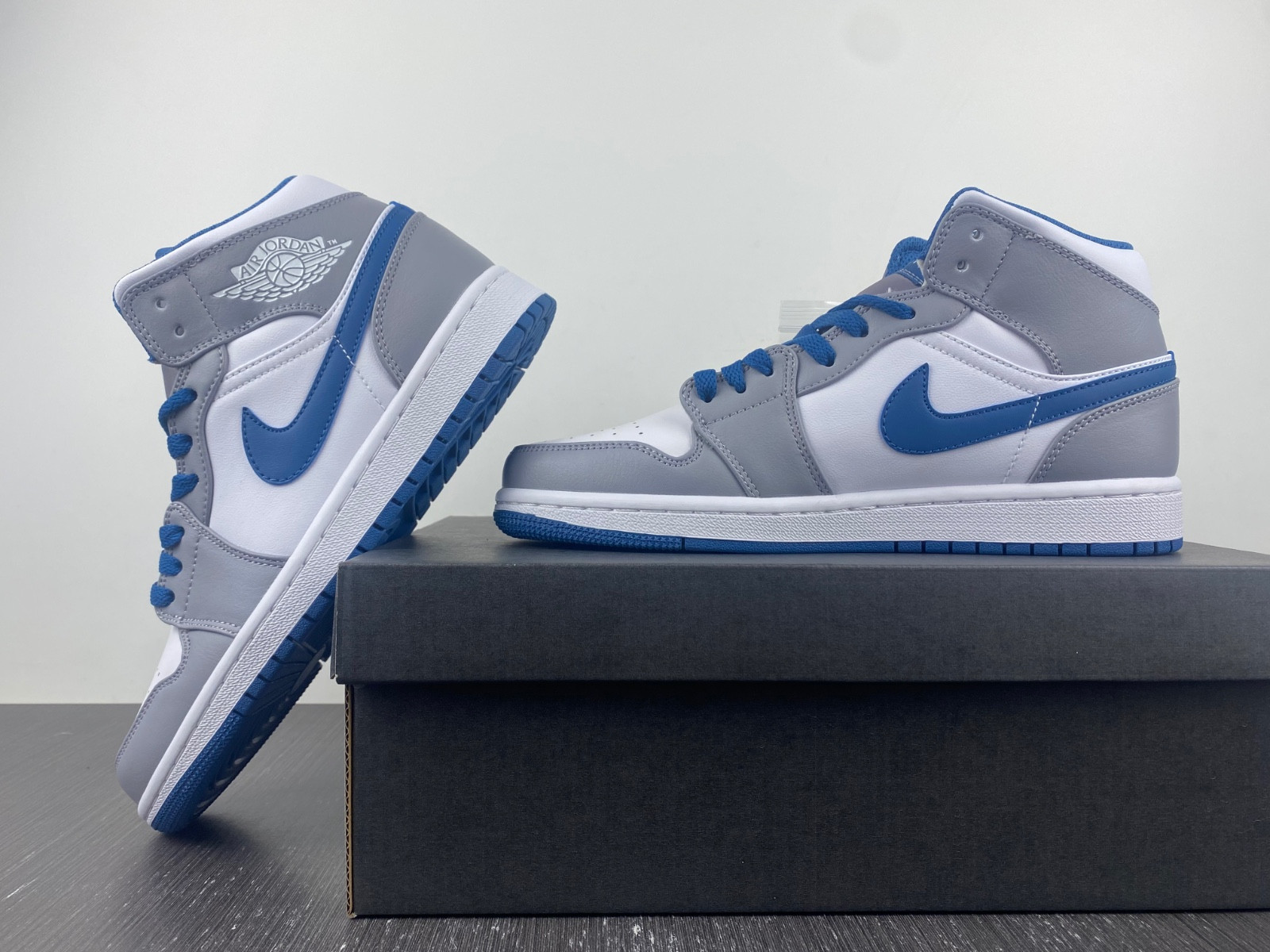 Jordan 1 Mid True Blue DQ8426-014