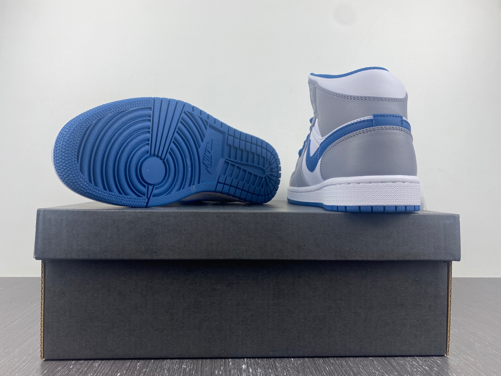 Jordan 1 Mid True Blue DQ8426-014