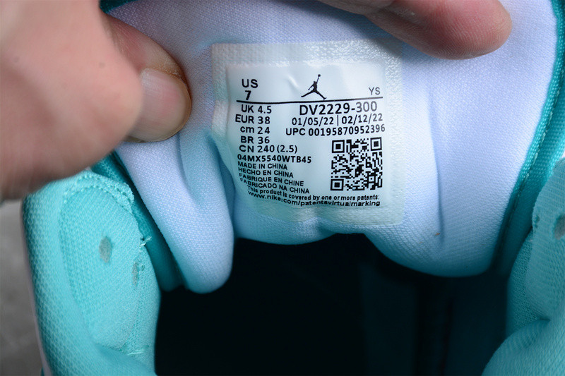 Air Jordan 1 Mid SE "Marine Green" DV2229-300