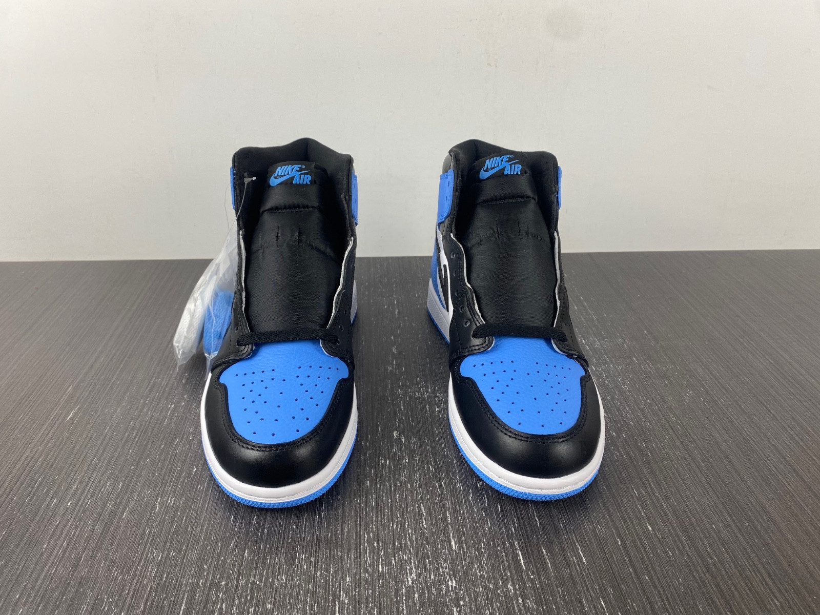 Air Jordan 1 High OG “University Blue” DZ5485-400