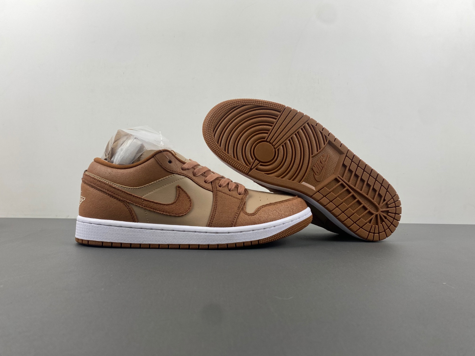 Air Jordan 1 Low FJ3453-200