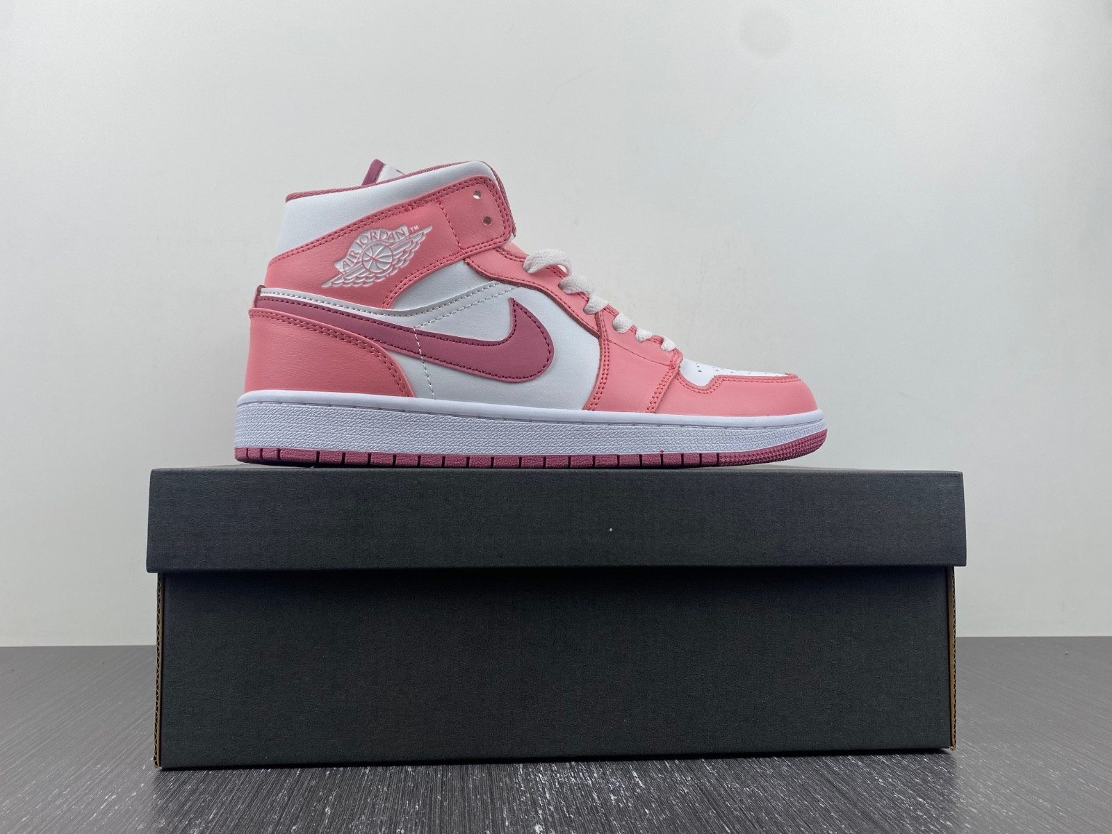 Air Jordan 1 Mid GS “Valentine’s Day” DQ8423-616