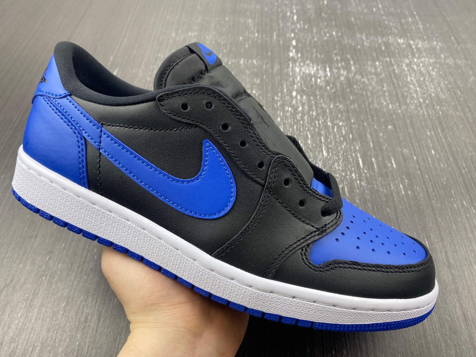 Jordan 1 Retro Low Royal (2015) 705329-004