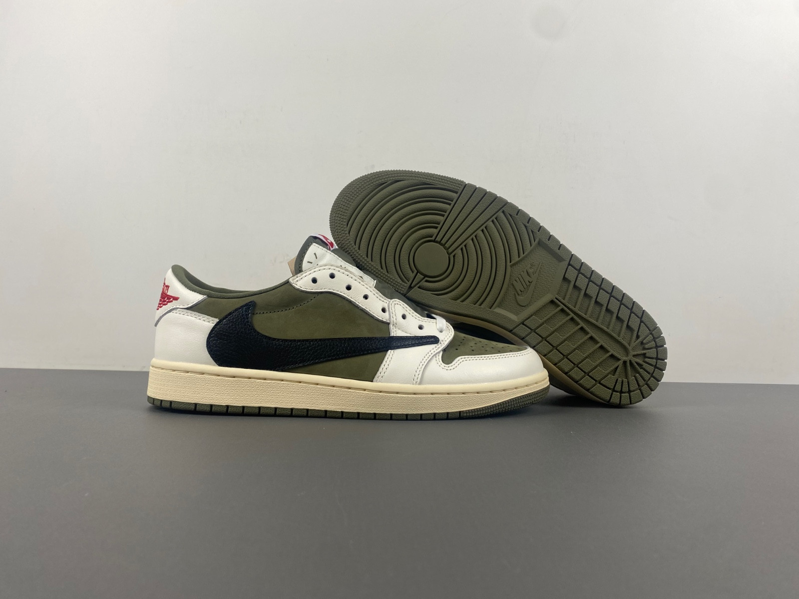 Travis Scott x Air Jordan 1 Low OG DM7866-200