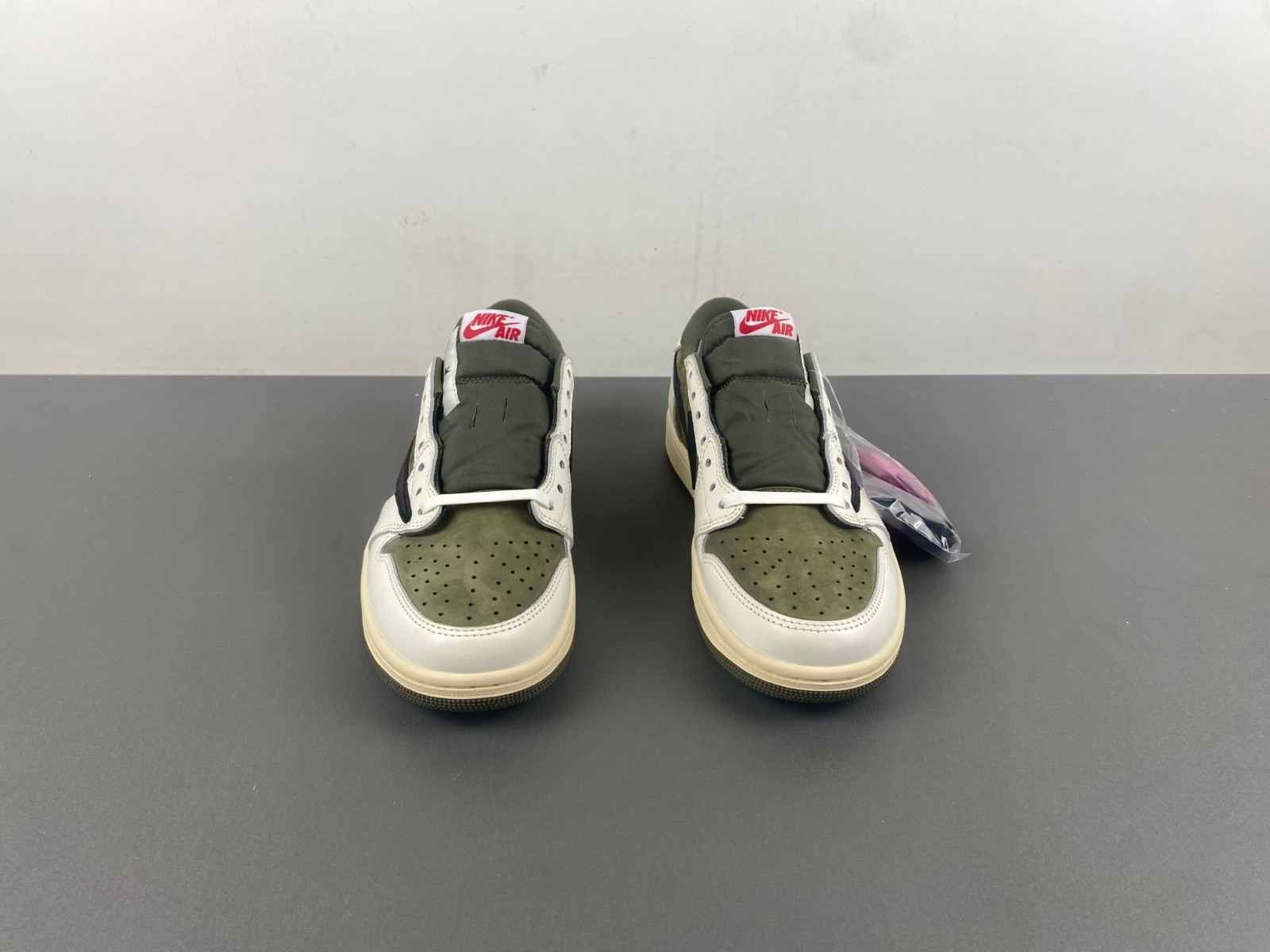 Travis Scott x Air Jordan 1 Low OG DM7866-200