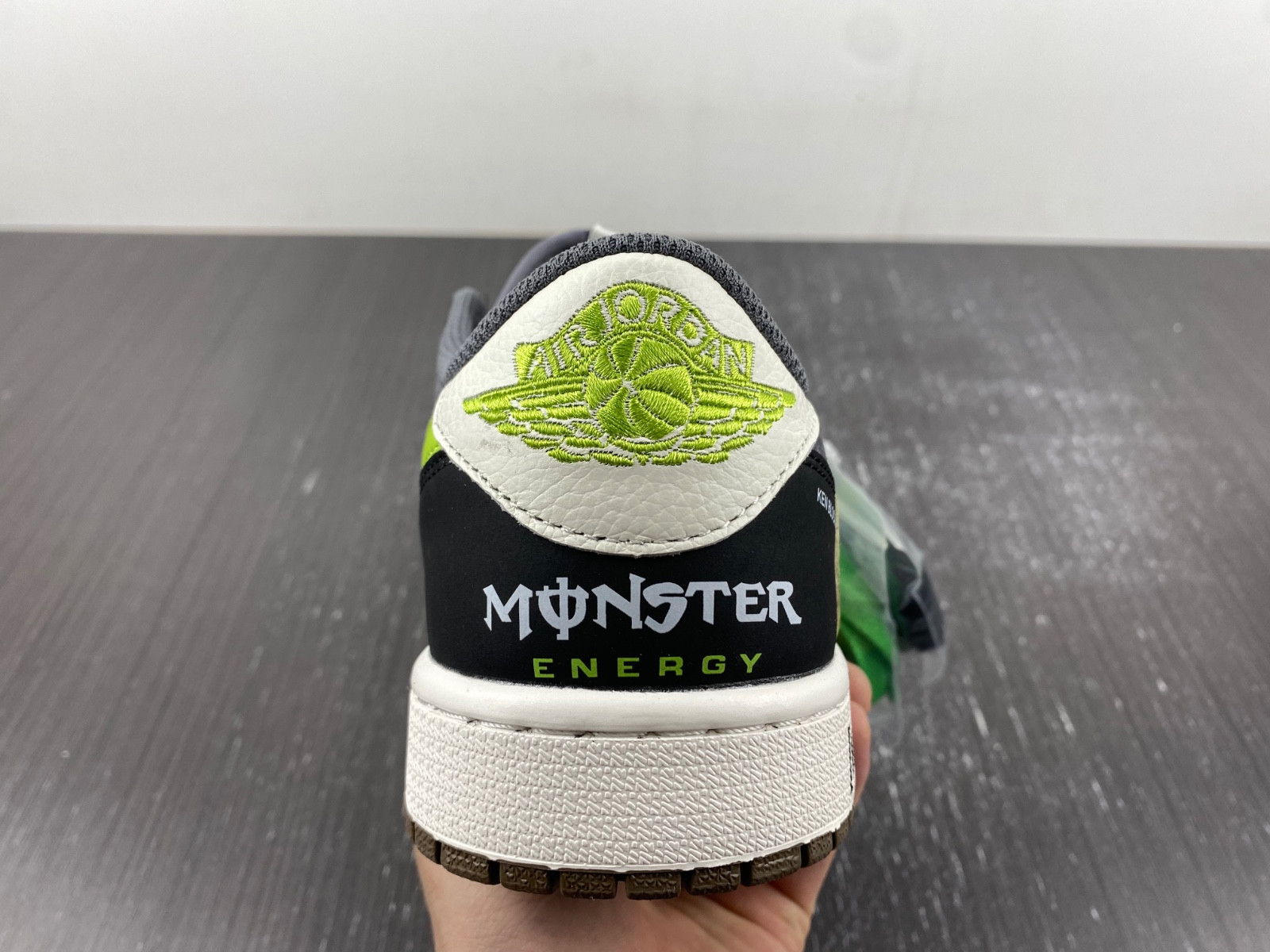 Jordan 1 Retro Low CZ0790-043