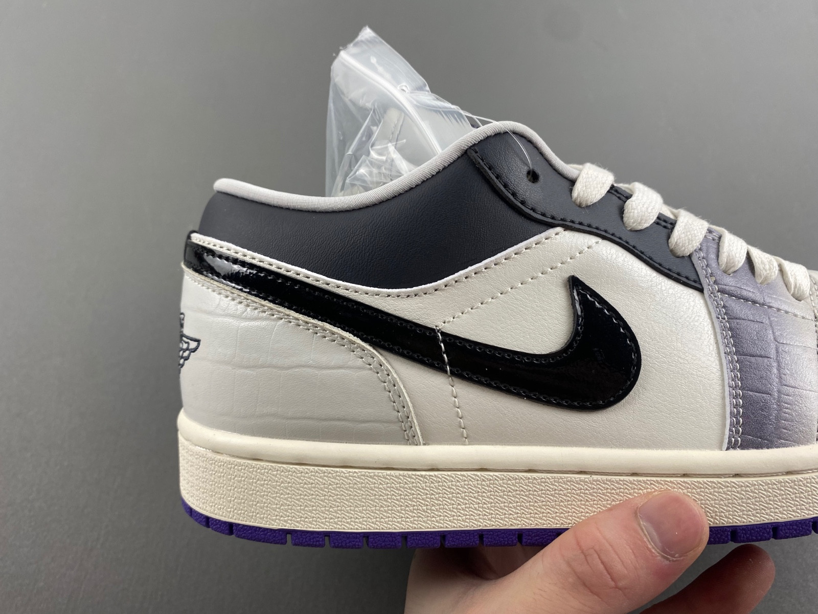 Air Jordan 1 Low SE HF5759-101