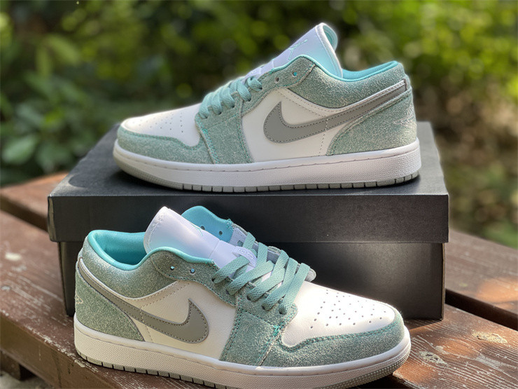 Air Jordan 1 Low “New Emerald” DN3705-301