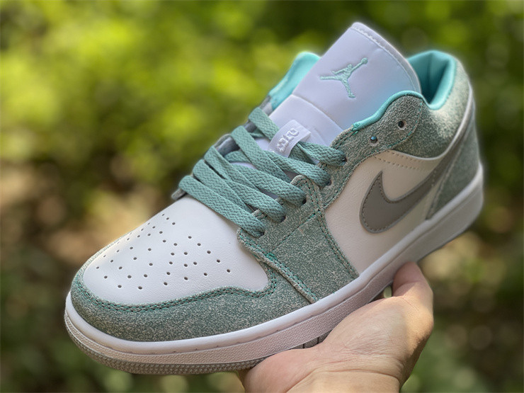 Air Jordan 1 Low “New Emerald” DN3705-301
