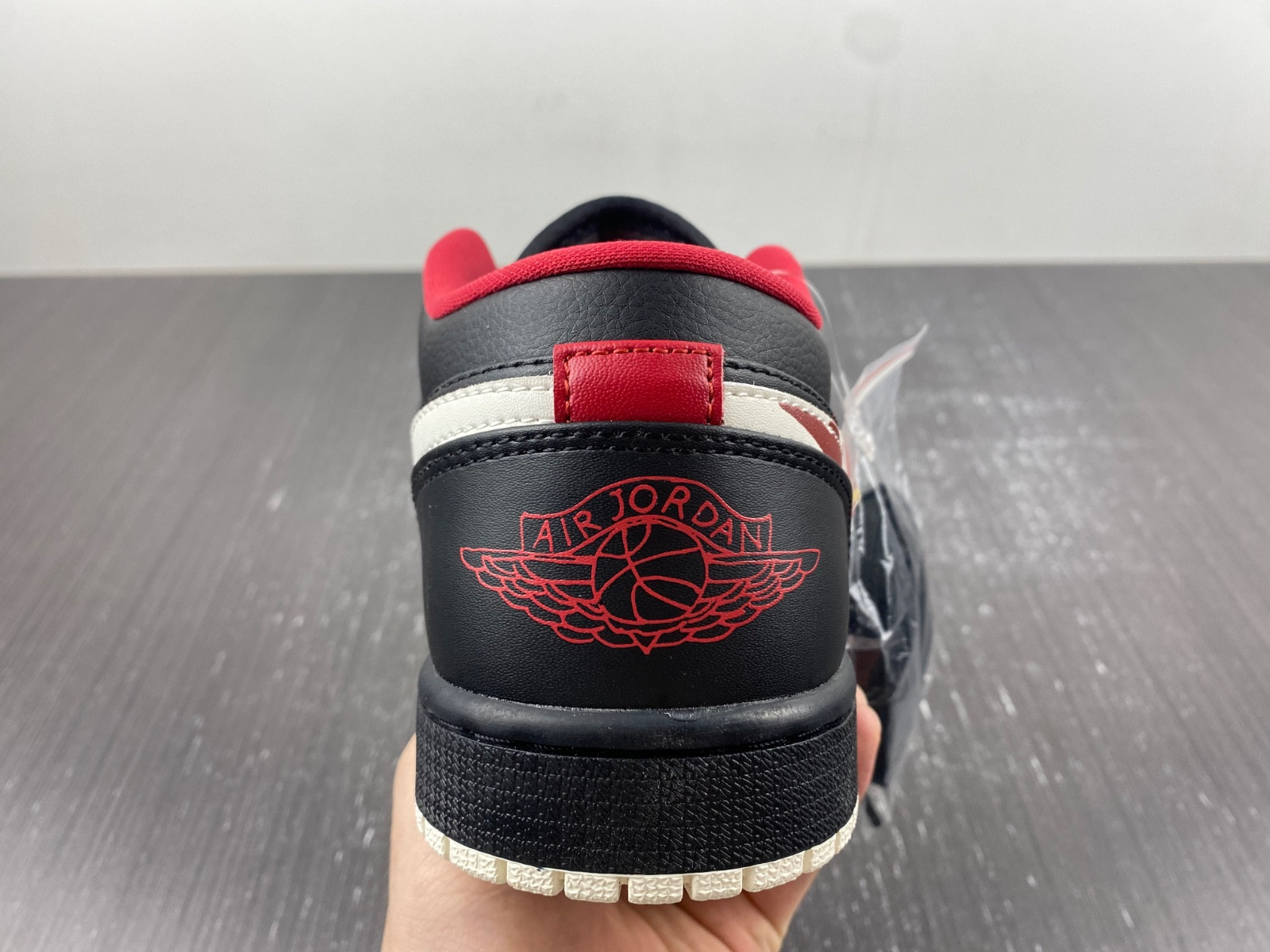 Air Jordan 1 Low “Born To Fly” FJ7073-010