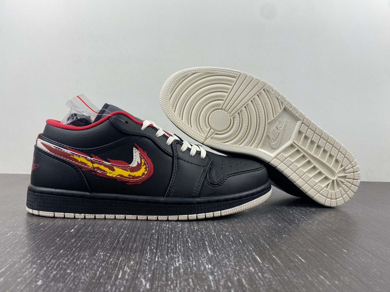 Air Jordan 1 Low “Born To Fly” FJ7073-010