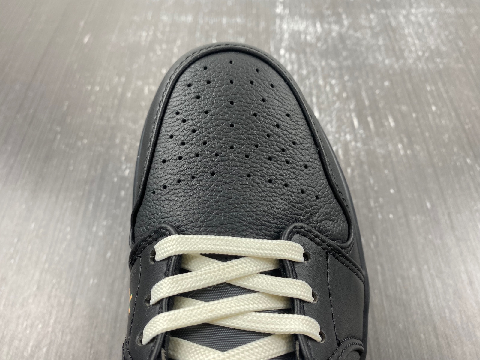 Air Jordan 1 Low “Born To Fly” FJ7073-010