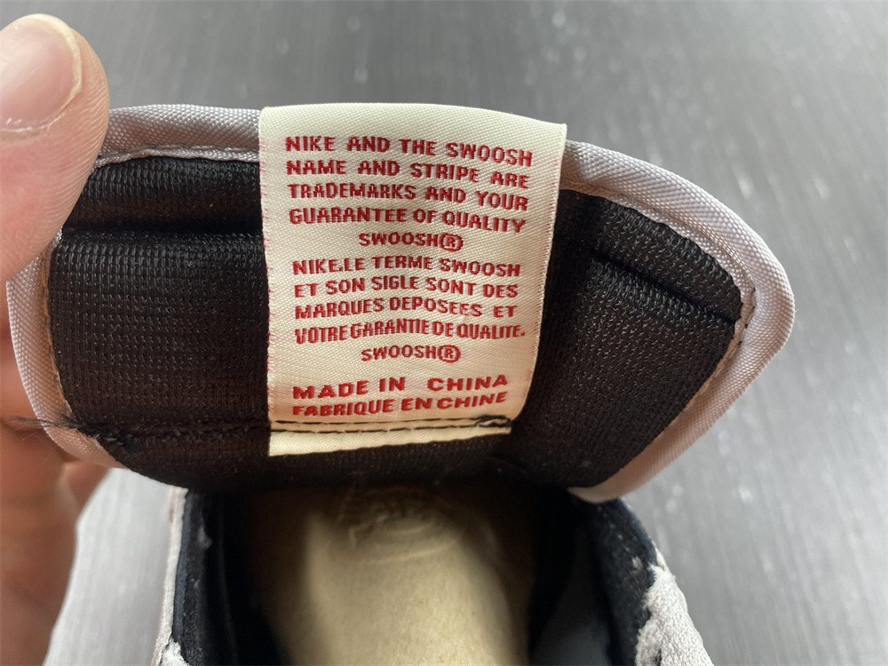 Air Jordan 1 Low DM7866-010-01