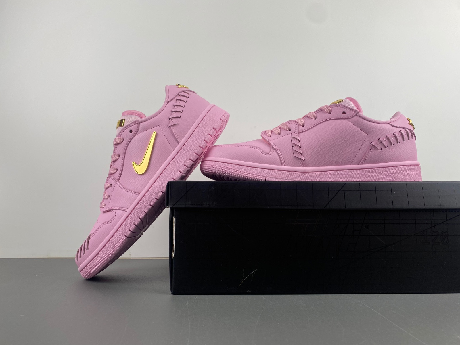 Air Jordan 1 Low WMNS “Method of Make” FN5032-600
