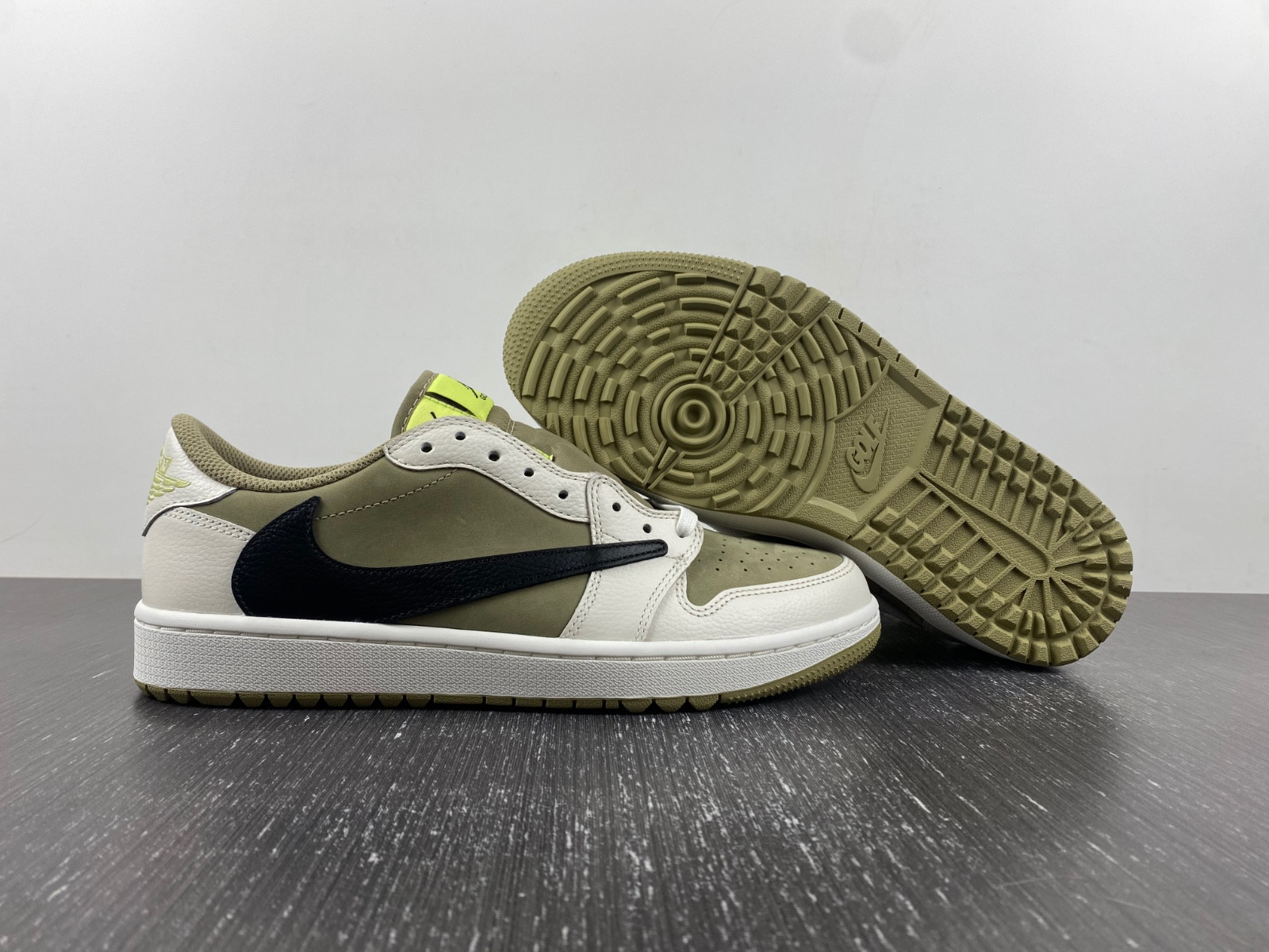 Travis Scott x Air Jordan 1 Low Golf FZ3124-200