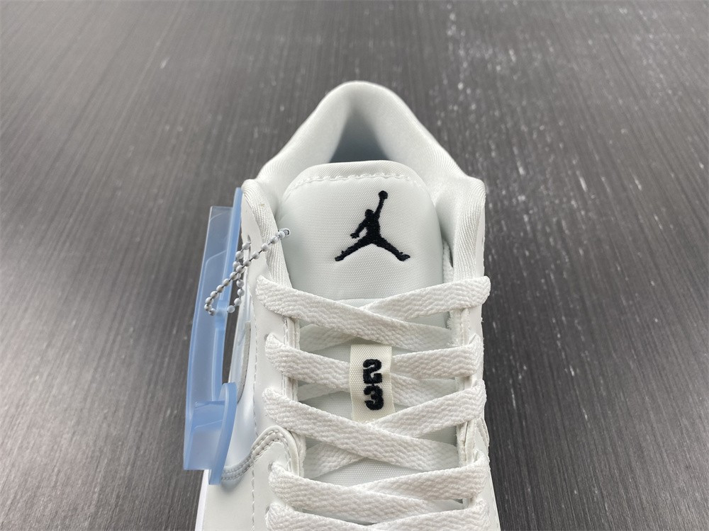 Air Jordan 1 Low AJ0819