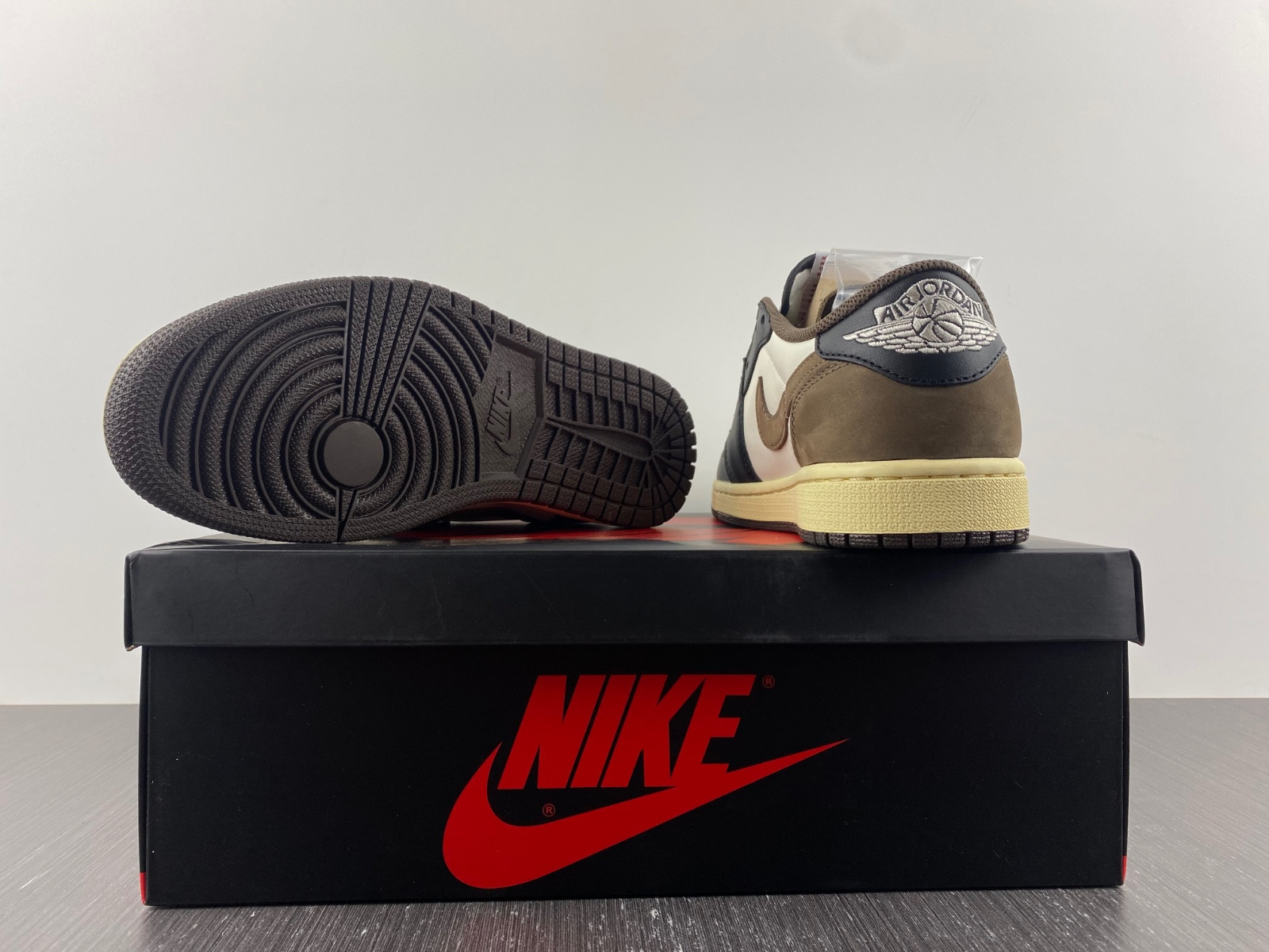 Air Jordan 1 Low CQ4277-105