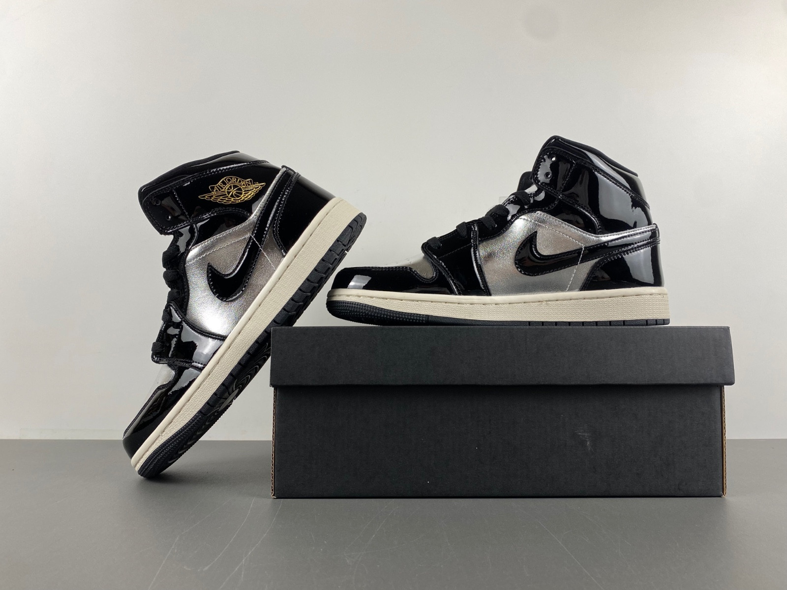 Air Jordan 1 Mid SE FZ39380-001