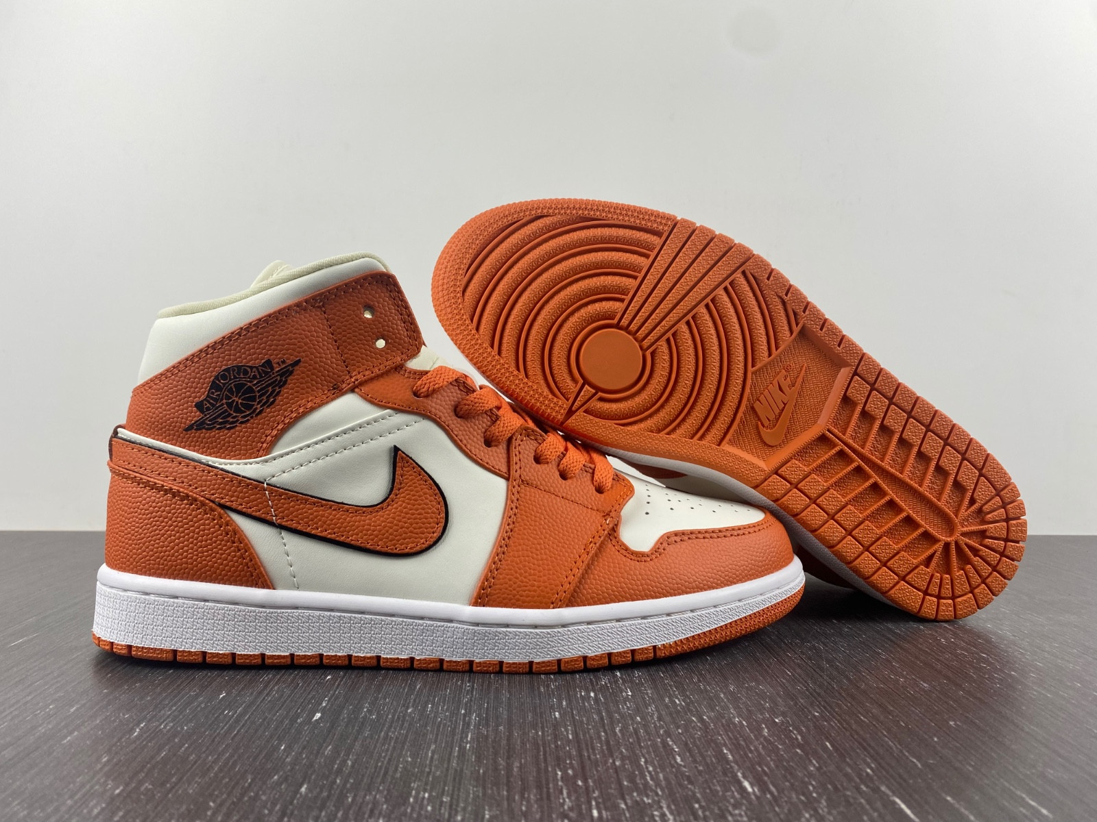 Jordan 1 Mid SE Sport Spice DV1302-100