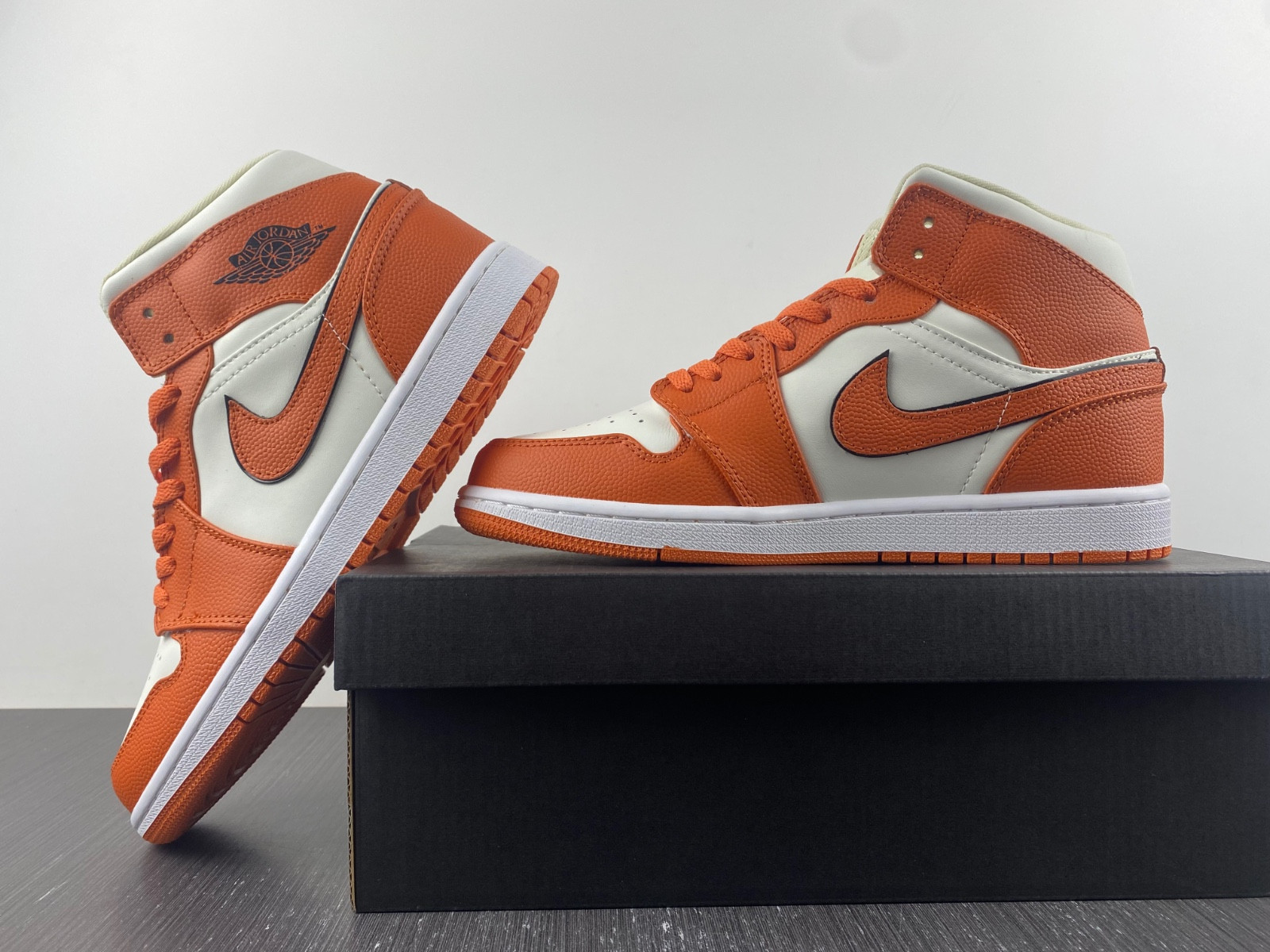 Jordan 1 Mid SE Sport Spice DV1302-100