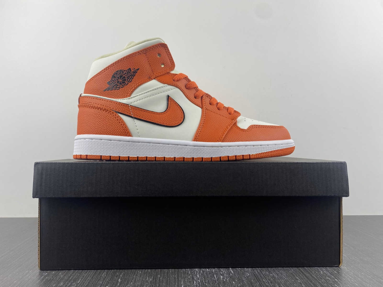 Jordan 1 Mid SE Sport Spice DV1302-100