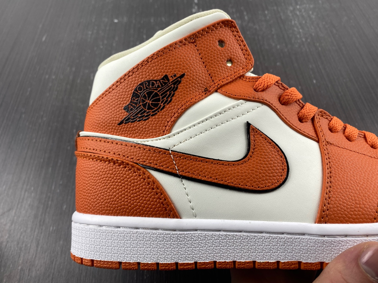 Jordan 1 Mid SE Sport Spice DV1302-100
