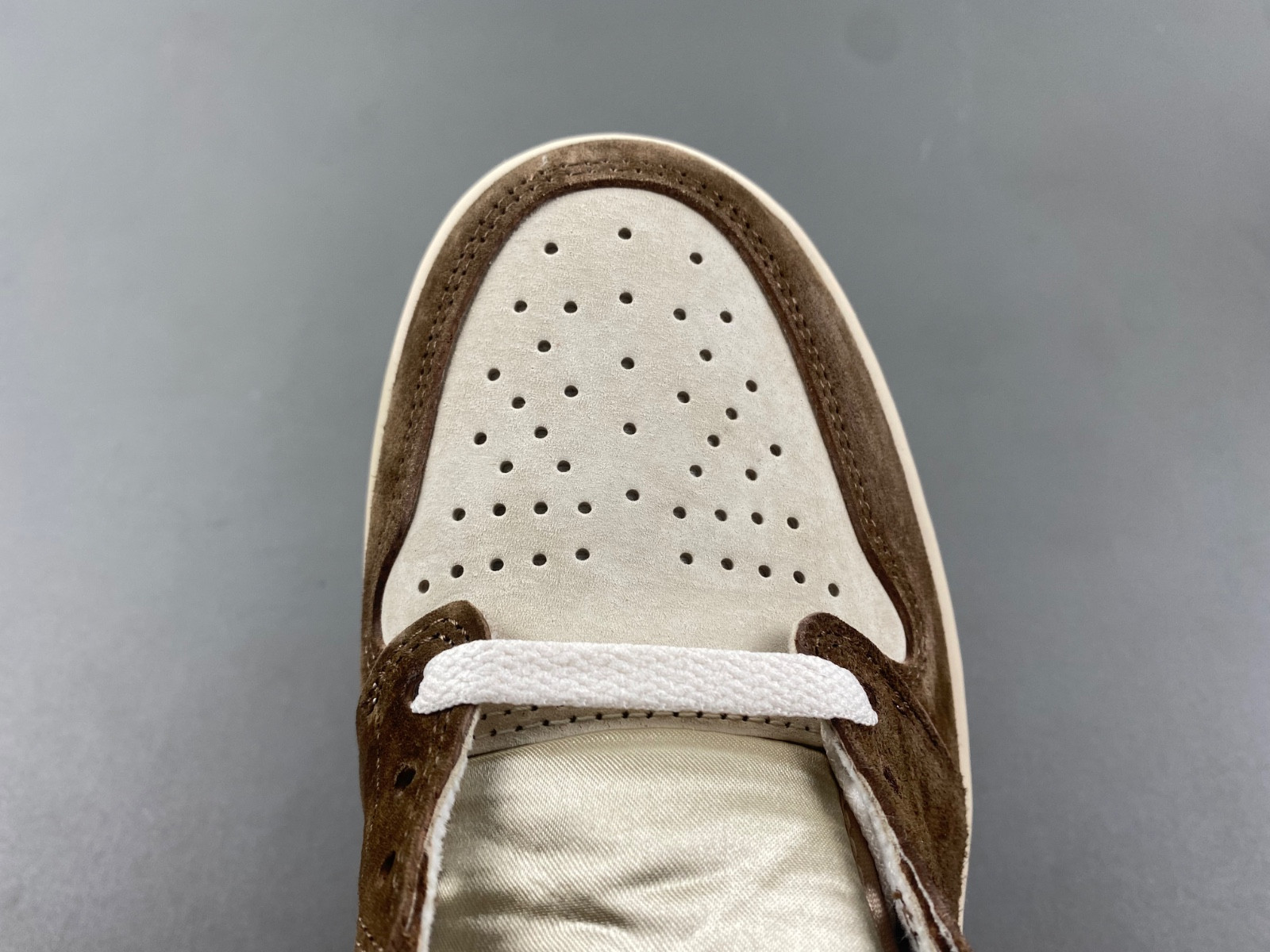 Air Jordan 1 High OG WMNS “Cacao Wow” FQ2941-200