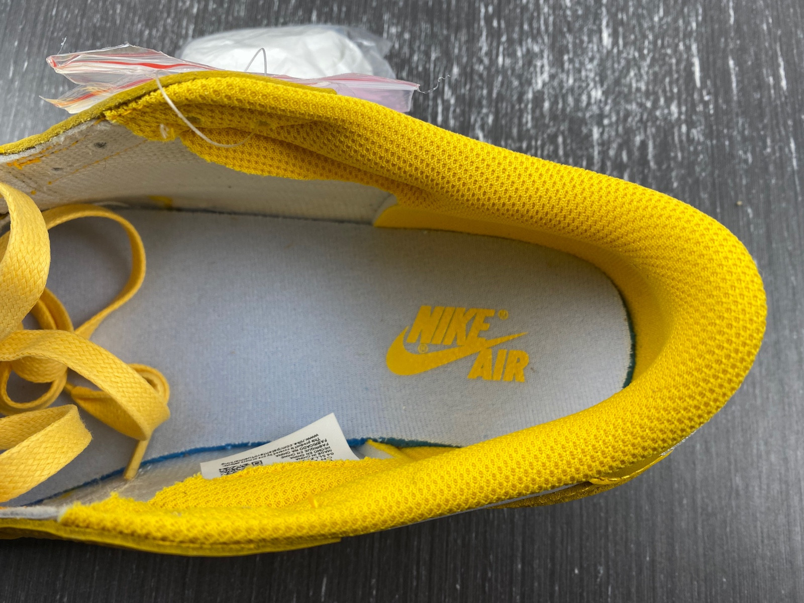 Travis Scott x Air Jordan 1 DZ4137-700