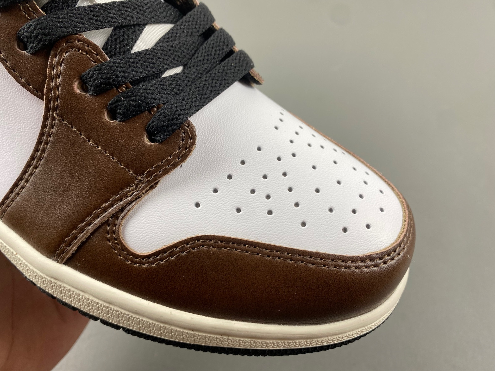 Air Jordan 1 Low FQ8156-142