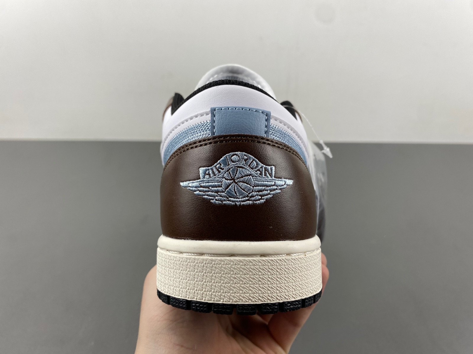 Air Jordan 1 Low FQ8156-142