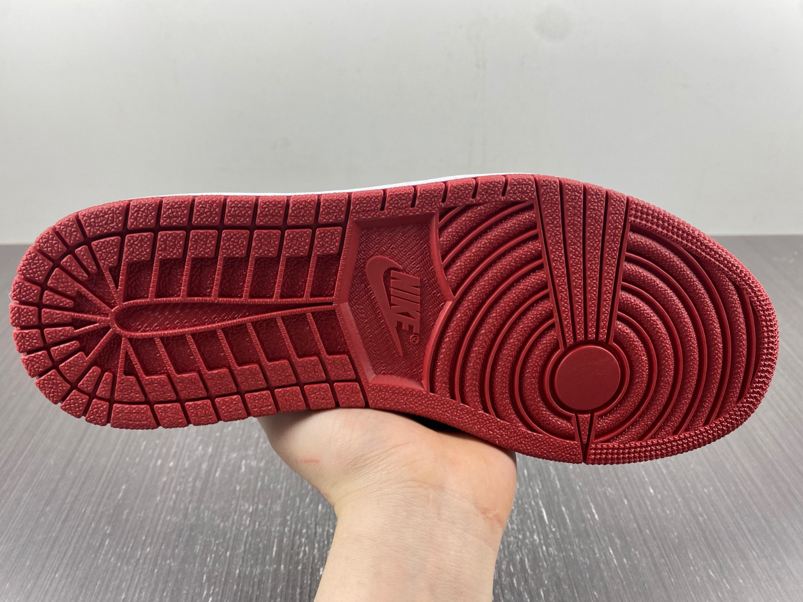 Air Jordan 1 Low OG “Bred” 705329-001