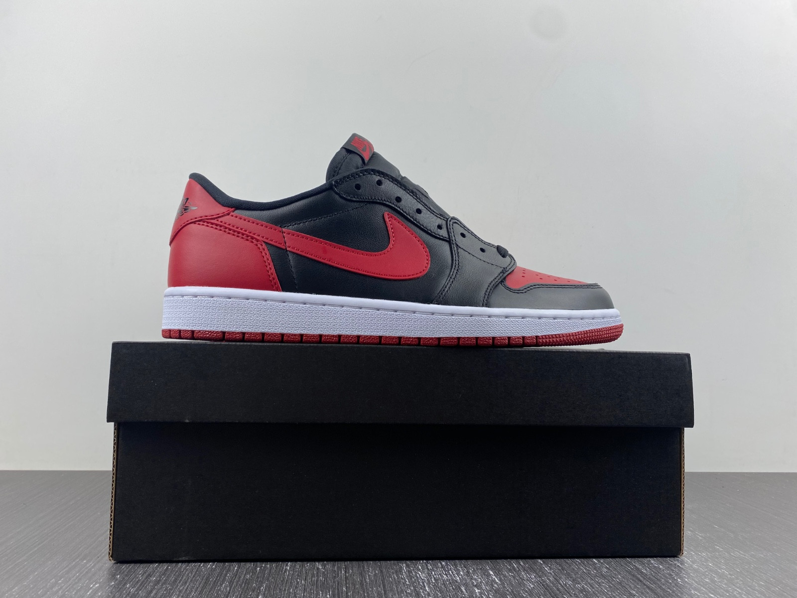 Air Jordan 1 Low OG “Bred” 705329-001
