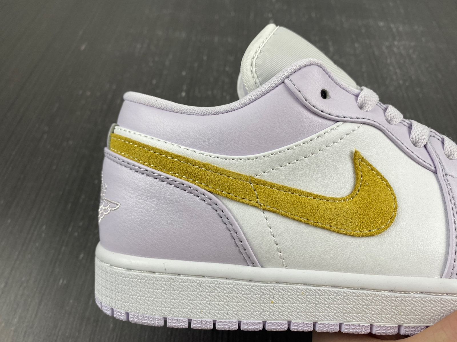 Air Jordan 1 Low WMNS “Barely Grape” DC0774-501