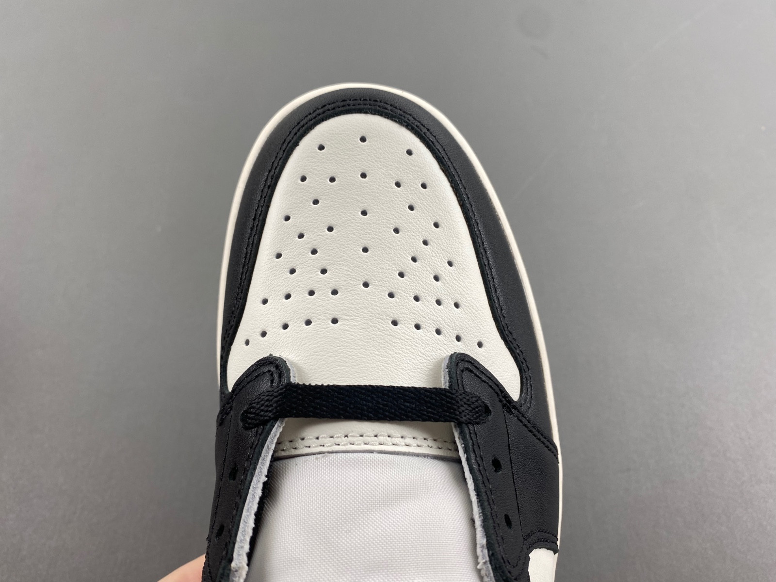 Air Jordan 1 Low OG “Mocha” CZ0790-102