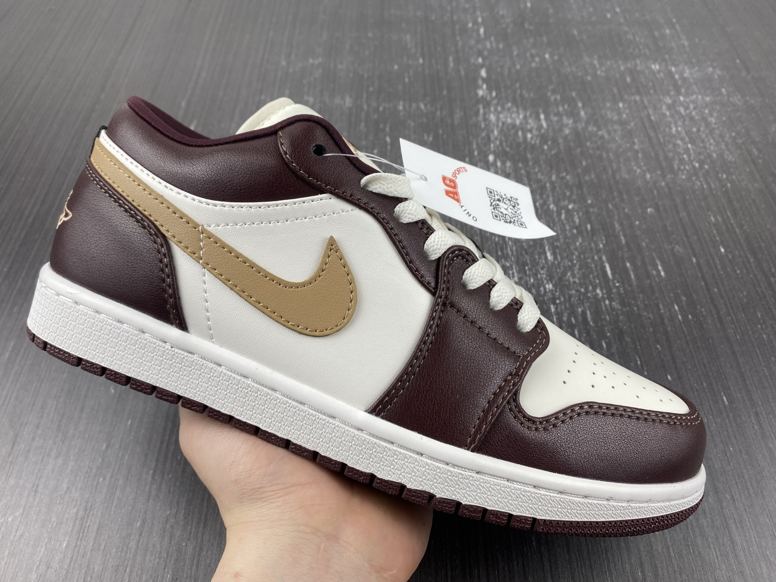 Air Jordan 1 Low “Shadow Brown” DC0774-200