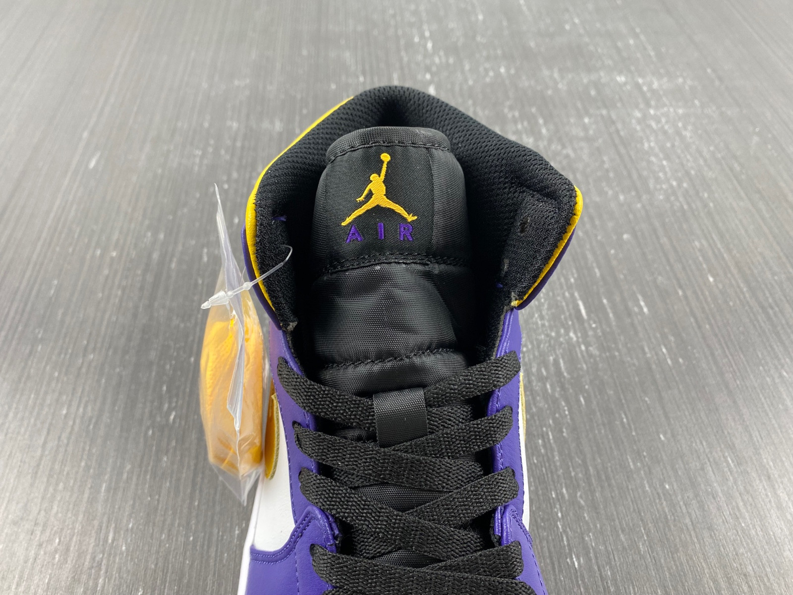 Air Jordan 1 Mid “Lakers” DQ8426-517